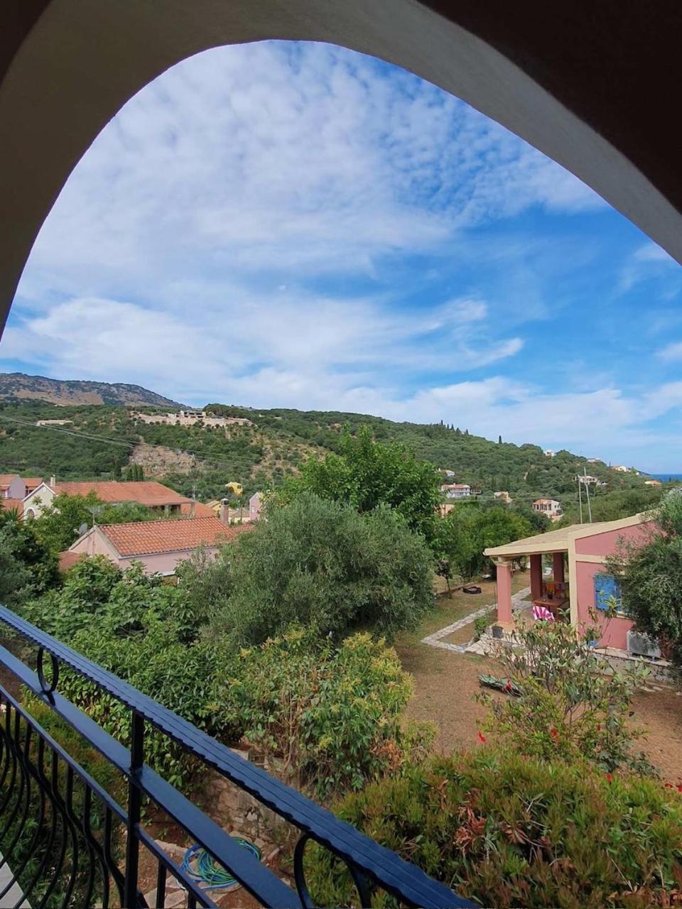 Emily'S Apartments Kassiopi Zewnętrze zdjęcie